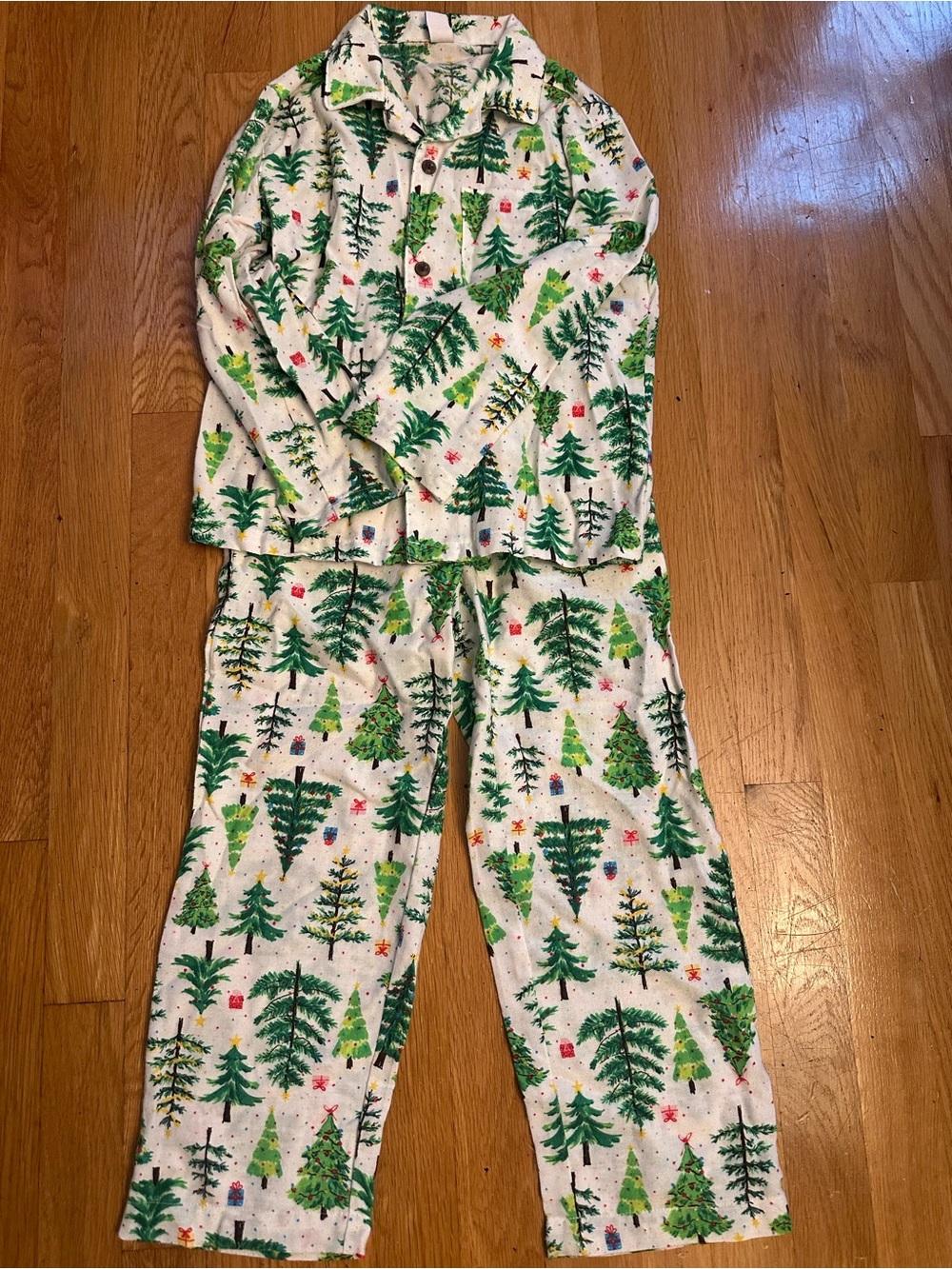 Old Navy White and Green Christmas Tree Pajama Set